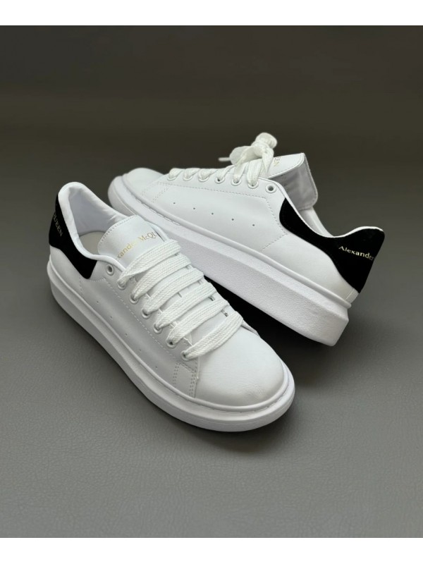 Alexander McQueen Beyaz Siyah Detay Alexander McQueen Beyaz Siyah Detay